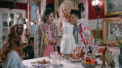 جميلة الخوخ 2 (1987) المشهد 4 صور سيكس محارم