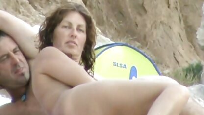 انظروا ، انها مثيرة جدا للاهتمام.عزيزتي ، هل تشعرين بذلك؟ امهات سكس مترجم