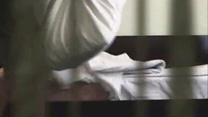 الكاميرا الخفية خارج النافذة أو اللعب عطعوط للسكس العربي