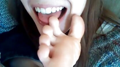 قدم في سن المراهقة امهات متناكه