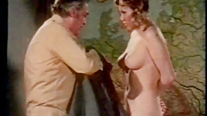 خمر العجوز في الحانة سكس امهات مولعه