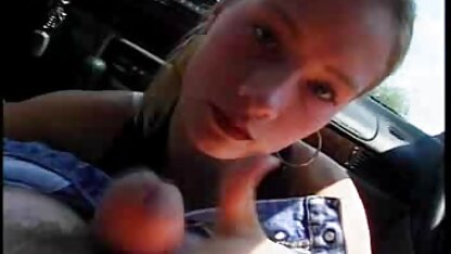 جميلة الوجه في السيارة سيكس بالعربي