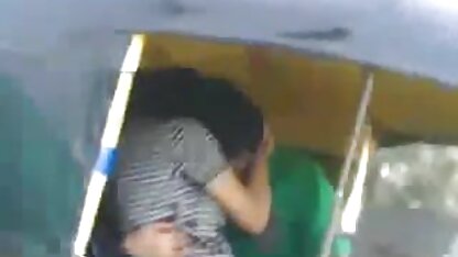 التقبيل في السيارة سحب. موقع افلام سكس عربي مجاني