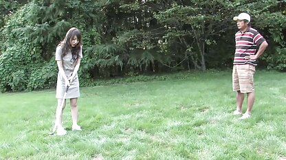 وإنني أتطلع إلى رؤية الفتاة على ملعب الجولف سكس عرب مشاهير