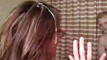 الشباب في شعرها و هي تقلب بها دردشة السكس العربي